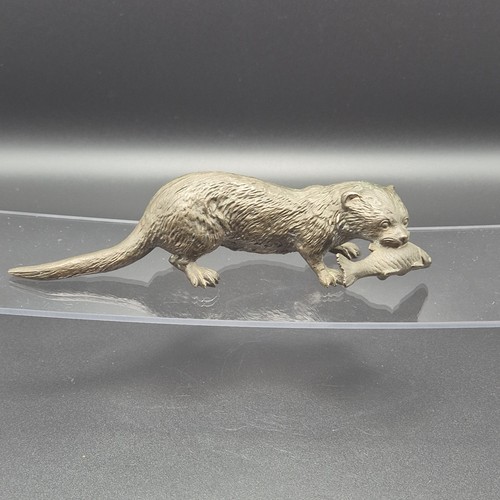 Bronze figure otter with - bronze,