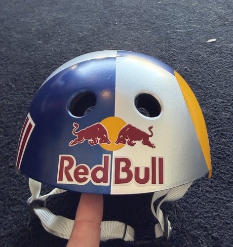 Red bull athlete - red,