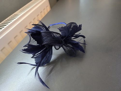 Navy blue feather sinamay - navy,