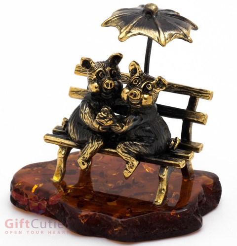 Solid brass amber figurine - amber, of