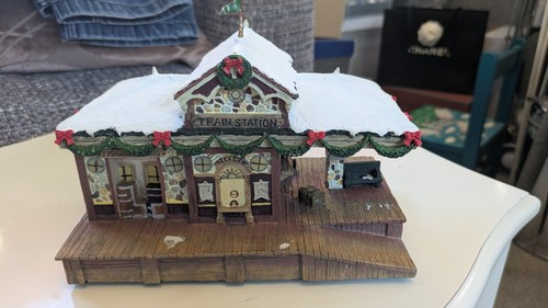 Hawthorne village train - village,