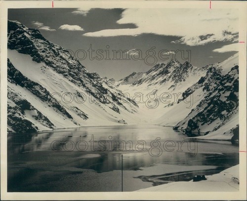 1975 press photo - 1975, frozen