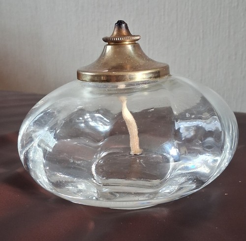 Glass oil lamp with - with, wick