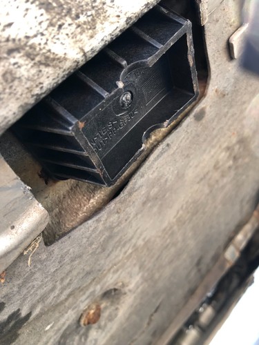 Jack lifting point underbody - jack,