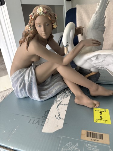 Lladro leda and the swan - "leda,