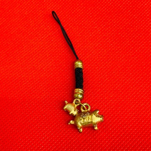 Gold pig amulet strap charm - gold,