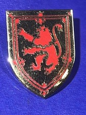 collectible pin badge Royal