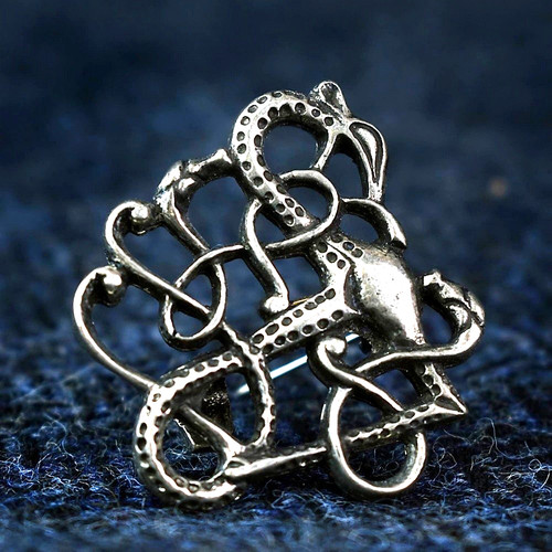 Viking dragon brooch urnes - dragon,