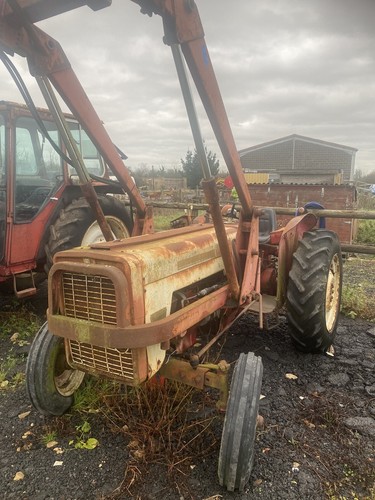 International loader tractor - international,