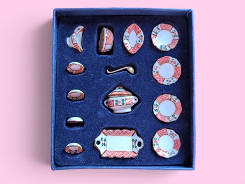 Vintage scale dolls - 1:12,