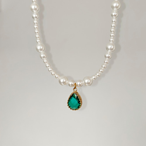 Vintage white pearl necklace - white,