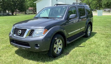 Nissan Pathfinder Silver