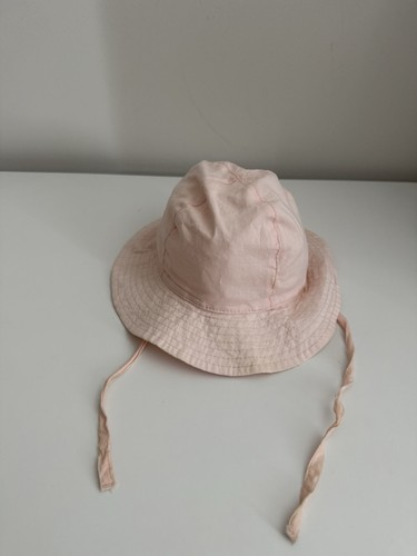 Pink hat - pink,
