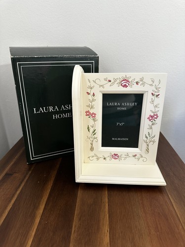 Vtg laura ashley photo - laura,
