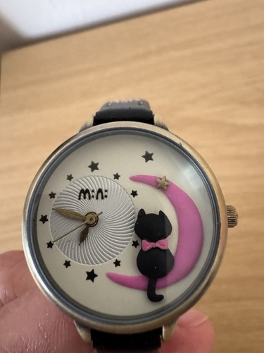 Cute cat and crescent - m:n:,