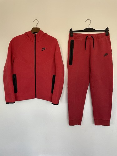 Nike red tech fleece - red,
