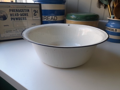 Vintage enamel wash bowl 32cm - vintage,