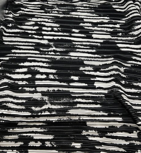 Black white printed plisse - black,