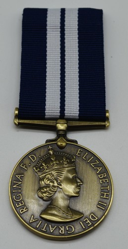 Bronze replica elizabeth - elizabeth, ii
