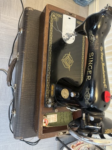 Singer sewing machine - singer,