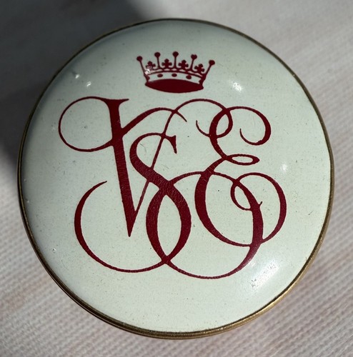 Crummles english enamel box - enamel,
