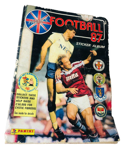 Football sticker album panini - football,