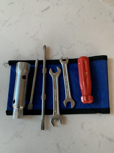 Vespa tool kit - ,