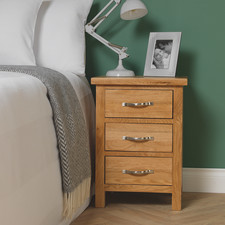 Matching Pair Of Auckland Oak Bedsides / Matching Lamp Tables / Chest Of Drawers