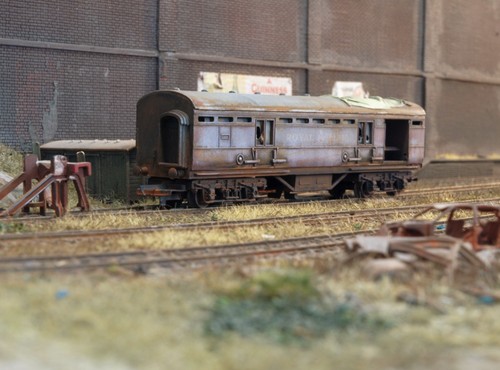 Weathered coach gauge - coach, oo