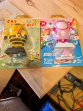 2 x 2004 TOY2R QEE KEYCHAIN