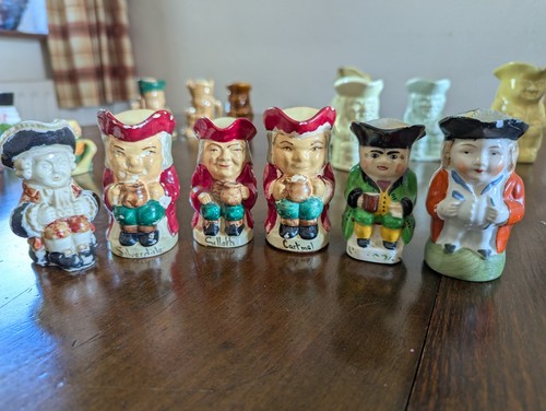 Small toby jugs - jugs, (~9cm)