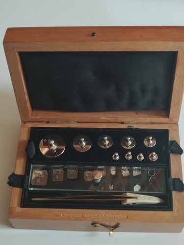 Complete antique apothecary - complete,