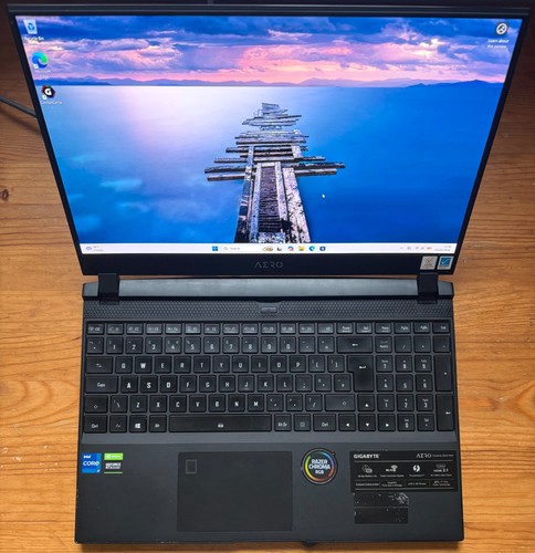 Gigabyte aero oled - gigabyte,