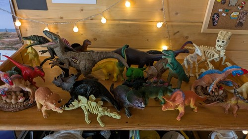 Large kids dinosaur toy - large,