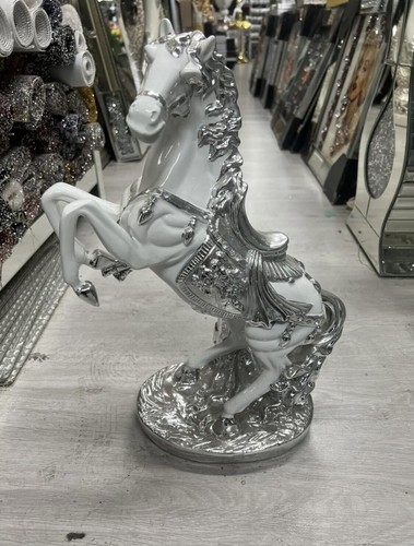 White silver horse traveler - silver,