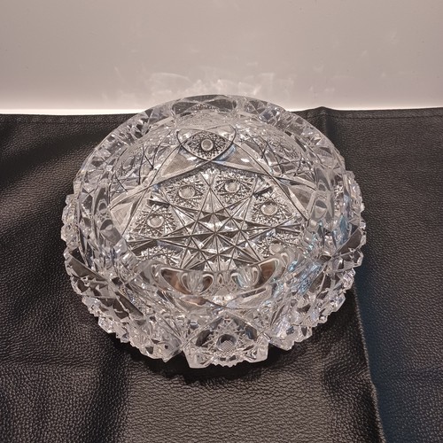 Stunning large lead crystal - large,