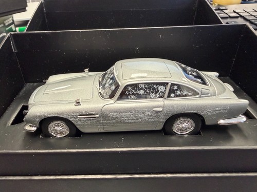 James bond 007 - james,