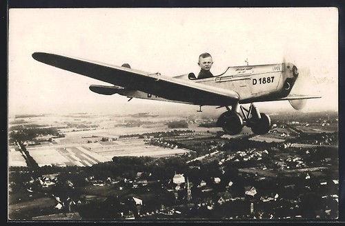 Photo boy an - in, airplane