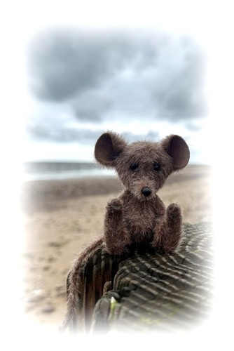 Miniature weighted posable - ,