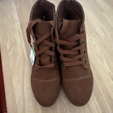 Tan Faux Suede Pixie Ankle Boots Size 4