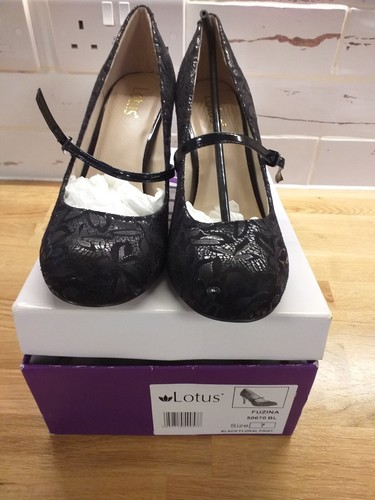 Bnwb lotus fuzina - fuzina, ladies