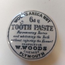 Antique W. Woods Areca Nut 6d