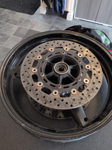 Yamaha 2000 front wheel - r1,