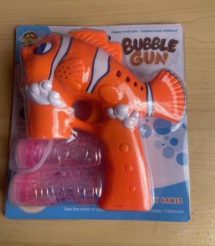 Fish shaped bubble - bubble, gun