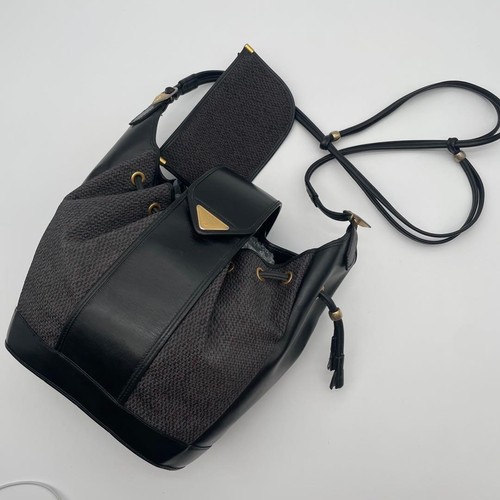 Excellent condition yves - excellent,