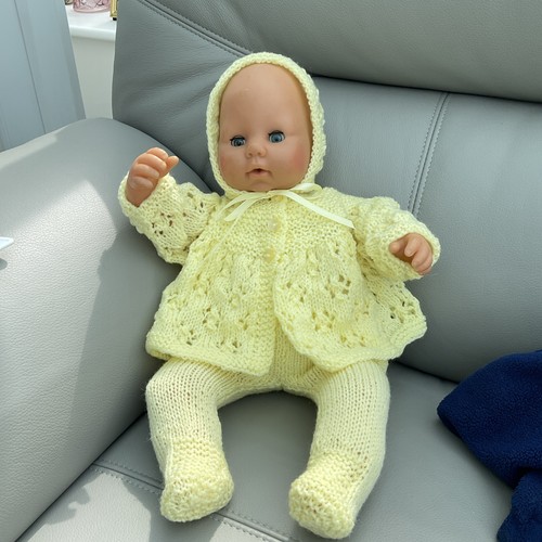 Inch dolls knitted pram - 16-18,
