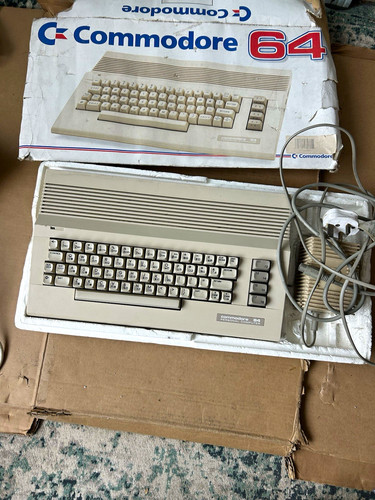 Commodore c64 breadbin - commodore,