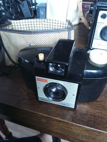 Vintage 1950 kodak brownie - kodak,