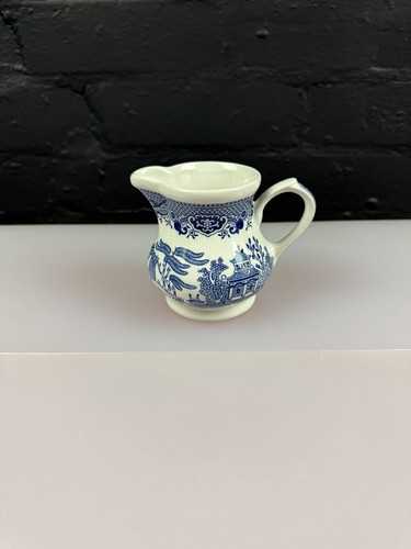 Vintage churchill england - vintage, blue