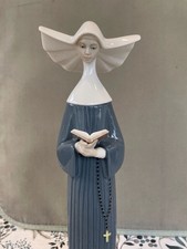 Vintage Lladro Porcelain Figurine 5500 Prayerful Moment Nun In Blue Habit